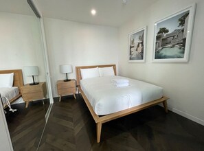 1 室のベッドルーム、アイロン / アイロン台、WiFi (無料)、ベッドシーツ