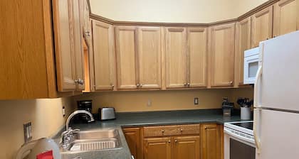 Cozy Pinetree Duplex Guest House