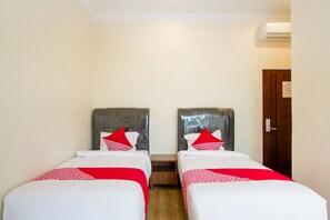 Deluxe Twin kamer | Een bureau, een laptopwerkplek, gratis wifi, beddengoed