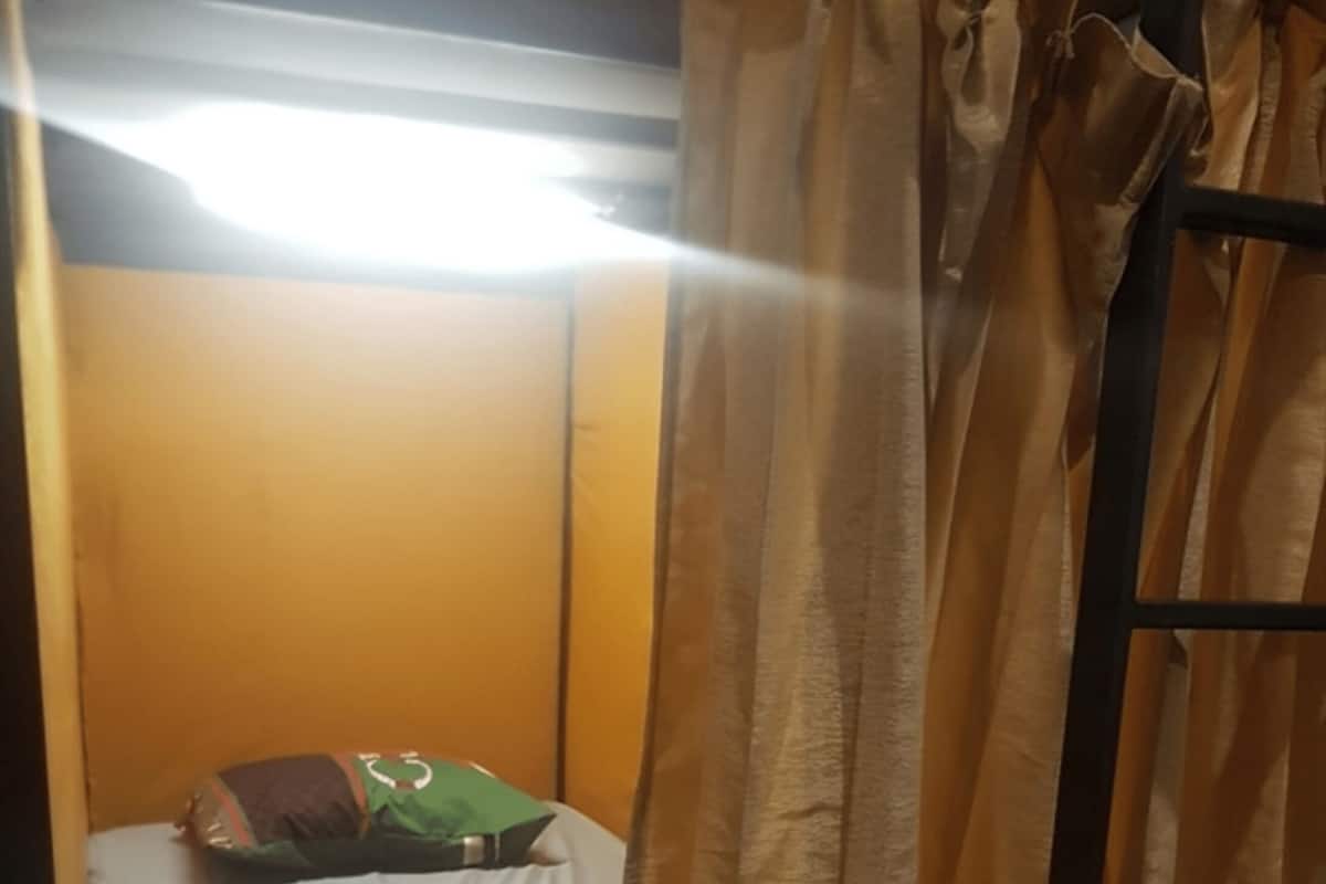 Cabin, 1 Twin Bed | Individually decorated, blackout drapes, free WiFi, bed sheets