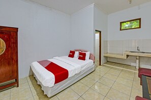 Double Room - SPOT ON 91372 Wisma Bulin (Banyumas)
