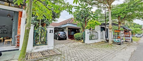 Fachada da propriedade