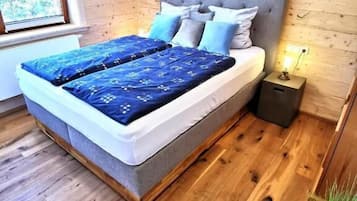 1 bedroom, individually decorated, individually furnished, soundproofing
