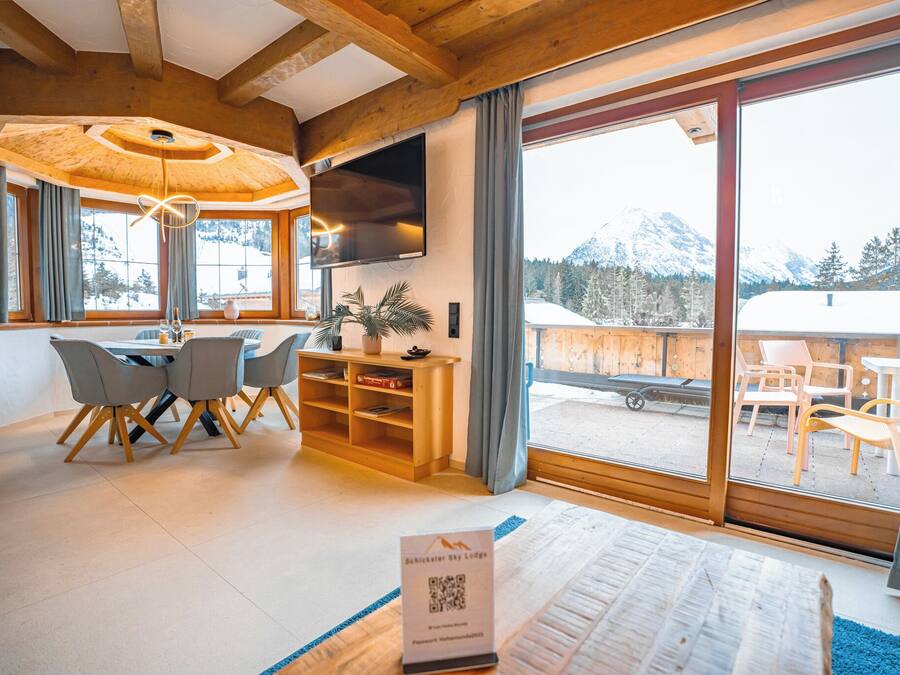 Design Apartment | Living area | Flat-screen TV