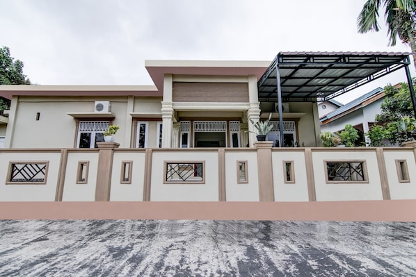 Front of property - OYO 90942 Kost Syari'ah Panam (Pekanbaru)