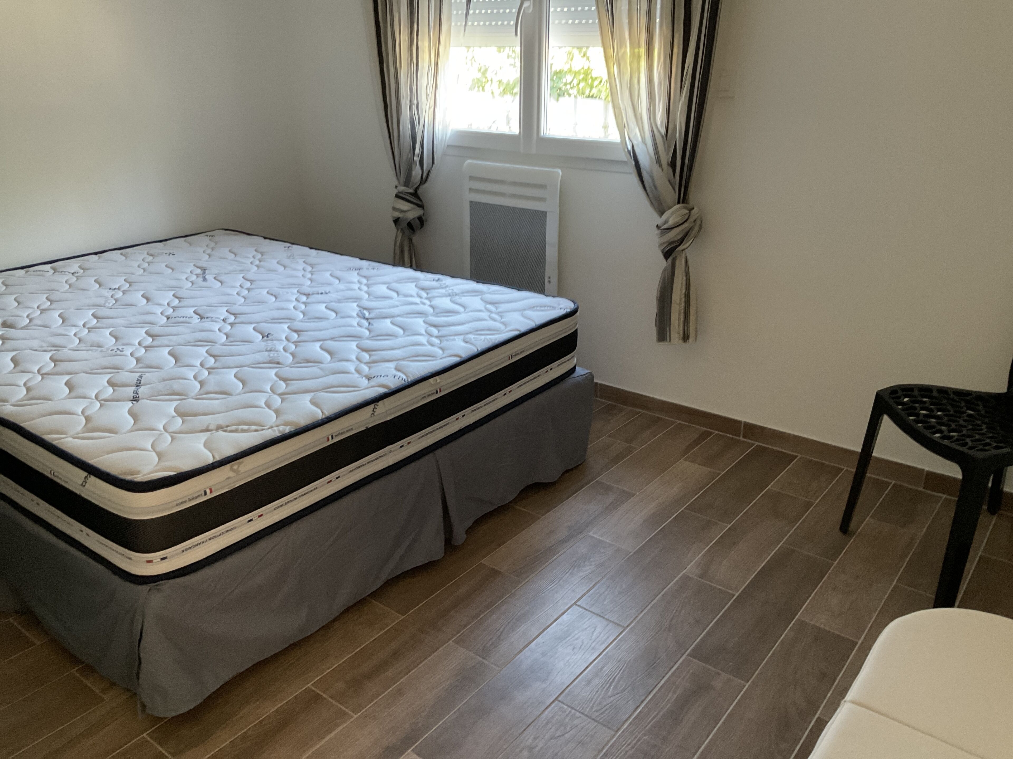 3 bedrooms, free WiFi, bed sheets, wheelchair access