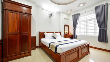 Phòng đơn Superior, 1 phòng ngủ | Bộ đồ giường cao cấp, nệm có lớp đệm bông, minibar, bàn