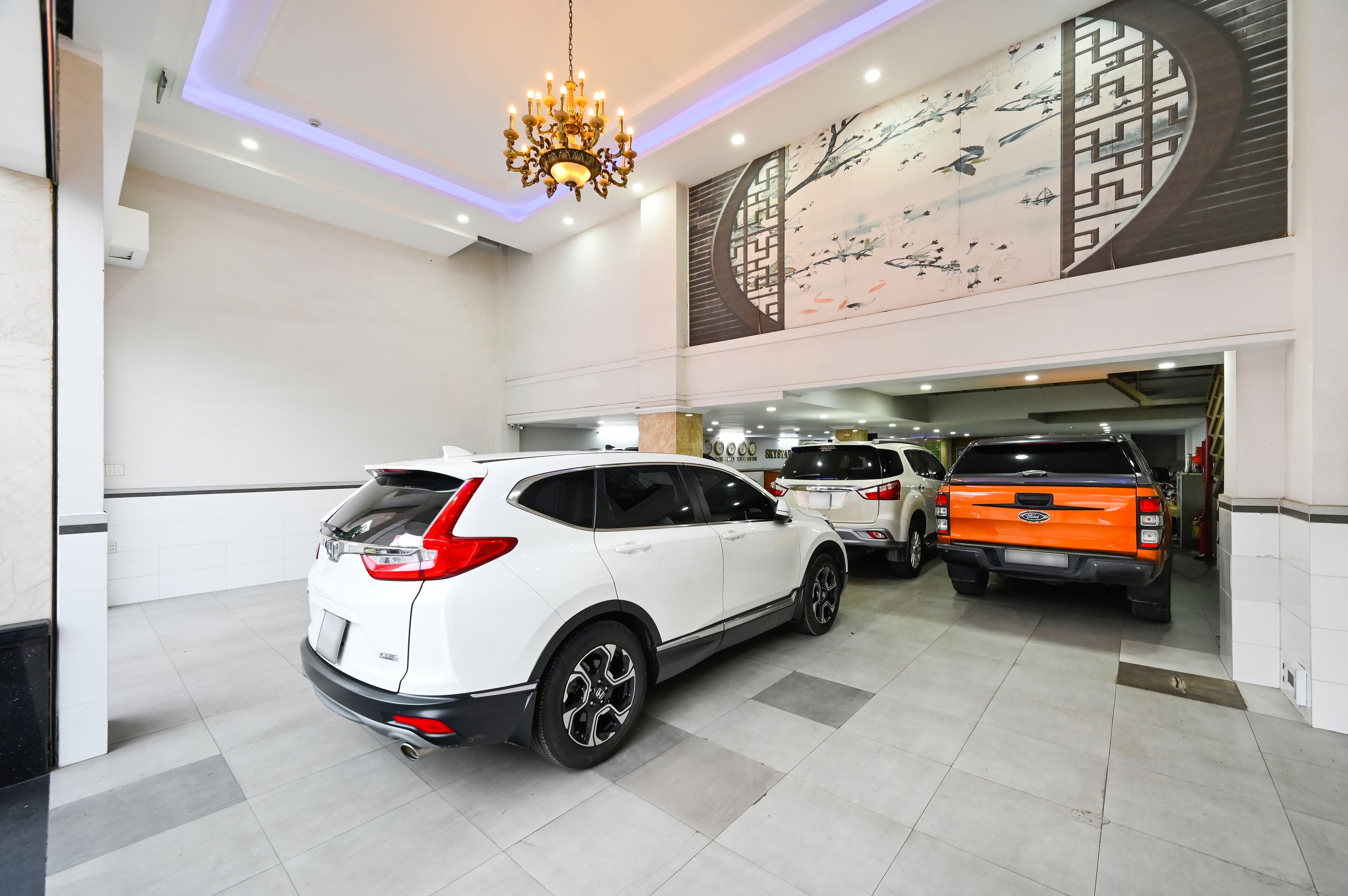 Valet parking (VND 50000 per day)