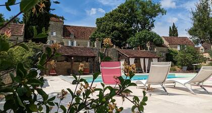 Romantic french cottage 6 persons with pool, 15 min from Rocamadour/Dordogne