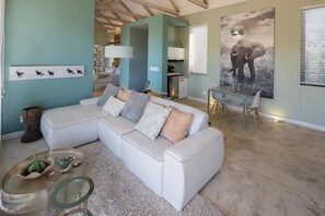 尊贵套房 | 1 多间卧室、客房内保险箱、免费 WiFi