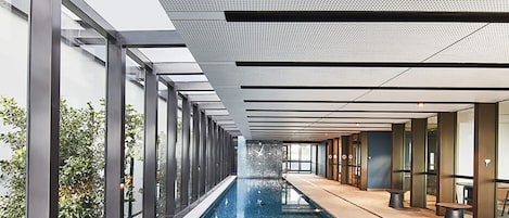 Piscina coperta, una piscina riscaldata