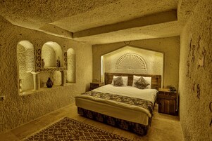 Artículos del minibar gratis y decoración personalizada