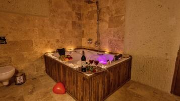 Habitación Confort | Baño | Secador de pelo, toallas, jabón y champú