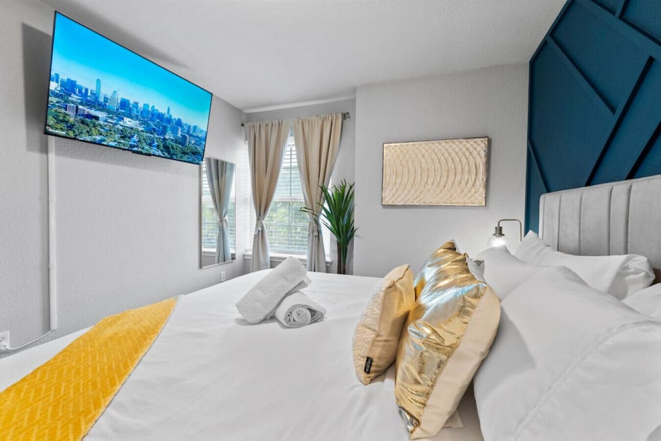 3 室のベッドルーム、デスク、アイロン / アイロン台、旅行用ベビーベッド