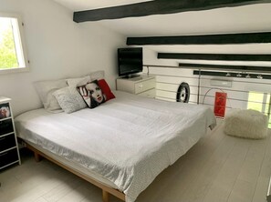4 sovrum, strykjÀrn/strykbrÀda, gratis wi-fi och sÀngklÀder
