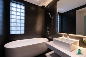 Deluxe-Apartment | Badezimmer