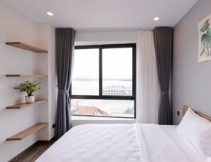 Deluxe Apartment | Premium bedding, desk, free WiFi, bed sheets - Paradise Home 5 Tu Hoa (Hanoi)