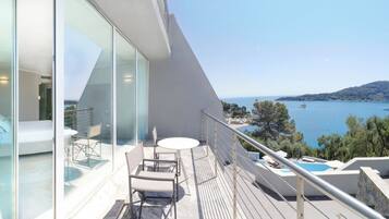 Camera Deluxe | Minibar, una scrivania, Wi-Fi gratuito, lenzuola