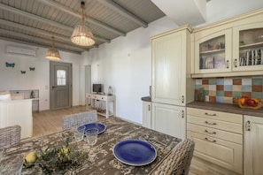 Interior - Happy Stay Apartment (Milos)