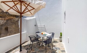 Outdoor dining - Island Dreams - Apartment #1 (Milos)