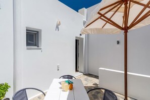 Outdoor dining - Island Dreams - Apartment #1 (Milos)