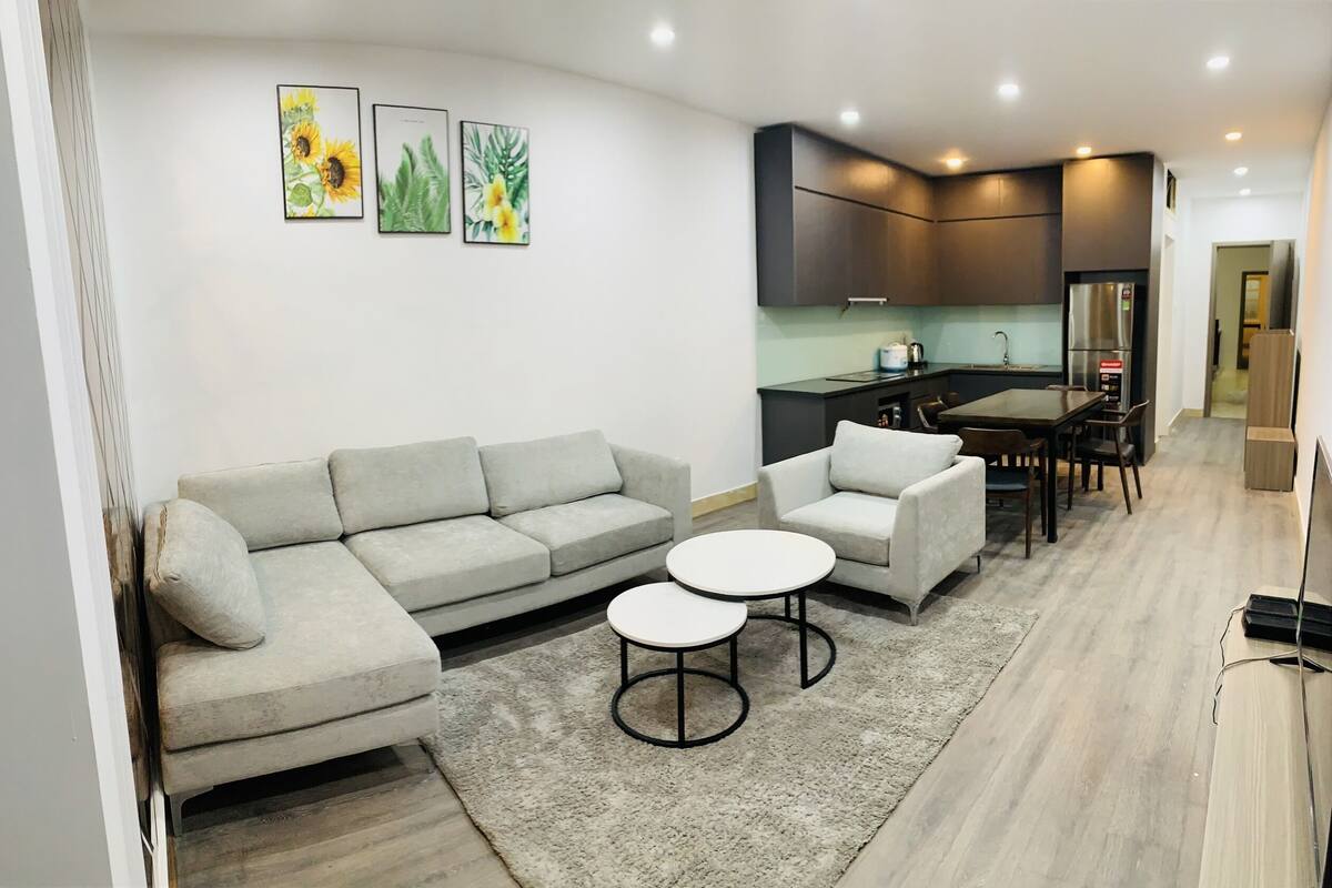 City-Apartment | Wohnbereich | 43-Zoll-Smart-TV mit Digitalempfang, Fernseher