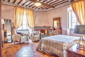 1 slaapkamer, een strijkplank/strijkijzer, wifi, beddengoed