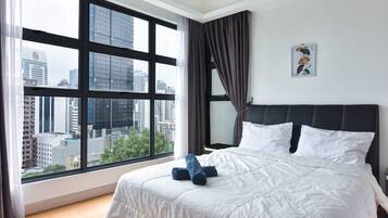 3 makuuhuonetta, työpöytä, Wi-Fi, vuodevaatteet