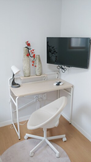 Soundproofing, free WiFi