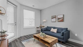 Lägenhet | Vardagsrum | Smart-tv, Netflix, Hulu och streamingtjänster