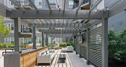 CozySuites at East Washington