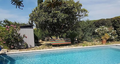Appartement 'Maison D'hÎtes' avec piscine privée, terrasse privée et Wi-Fi