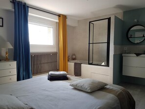 2 camere, ferro/asse da stiro, Wi-Fi gratuito, lenzuola