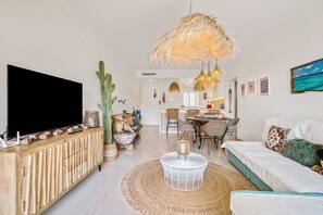 TV - Apartment 'Villa Gadea 7-2' with Sea View, Wi-Fi and Air Conditioning (Altea)
