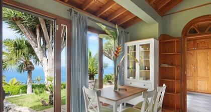 Villa 'Gorgonia' with Sea View, Private Garden and Wi-Fi