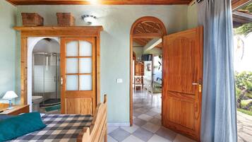 2 chambres, fer et planche Ă repasser, Wi-Fi gratuit, draps fournis