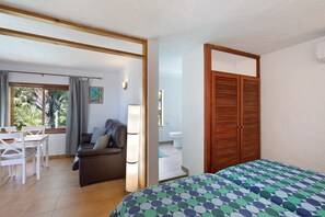 1 bedroom, free WiFi, bed sheets