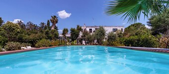 Villa "Olivia Pool Tennis Spa - A" avec piscine partagée, 2 terrasses privées et Wi-Fi