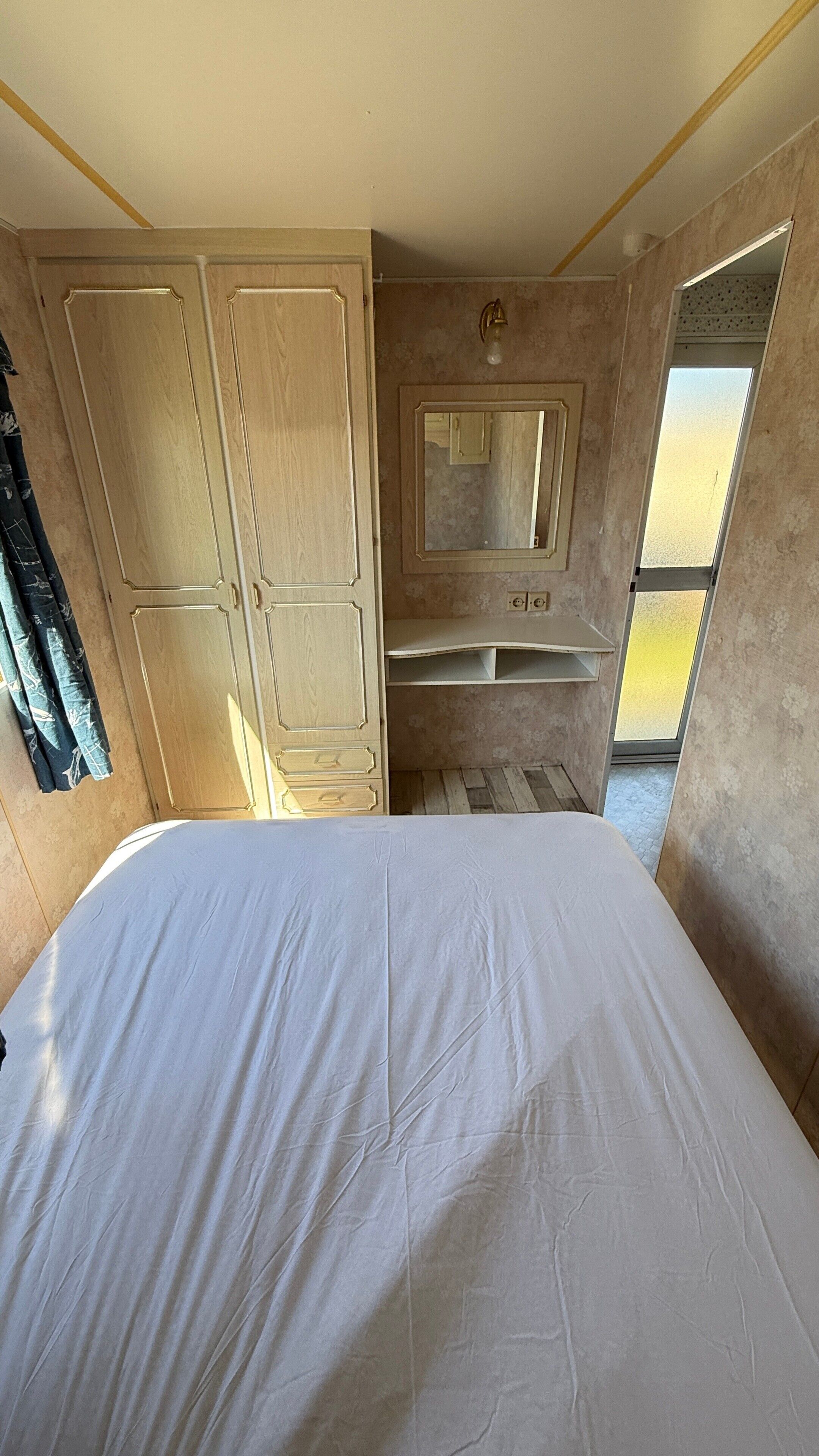 2 Schlafzimmer, Bügeleisen/Bügelbrett