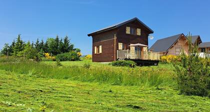 Chalet 'All-Comfort Wooden Retreat' with Mountain View, Private Terrace and Garden