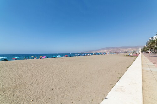 Apartment 'California 14 Fitsuite' with Wi-Fi and Air Conditioning