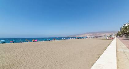 Apartment 'California 14 Fitsuite' with Wi-Fi and Air Conditioning