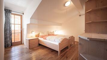 3 bedrooms, free WiFi, bed sheets