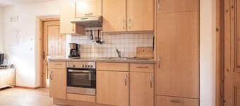 Vakantie Appartement "Alpenrose" met Uitzicht op de Bergen, Privé Terras & Wi-Fi