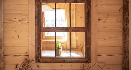 Holiday Apartment "Himmelschlüssel" with Mountain View, 2 Private Terraces & Wi-Fi