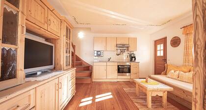 Holiday Apartment "HimmelschlĂŒssel" with Mountain View, 2 Private Terraces & Wi-Fi