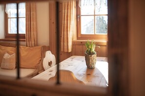 Interior - Holiday Apartment "Himmelschlüssel" with Mountain View, 2 Private Terraces & Wi-Fi (Acereto)