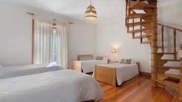 7 bedrooms, iron/ironing board, free WiFi, bed sheets