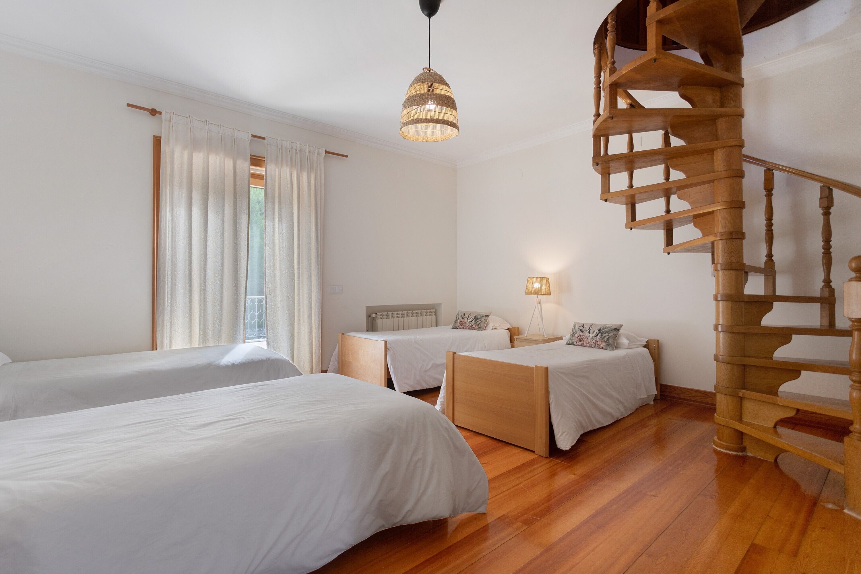 7 bedrooms, iron/ironing board, free WiFi, bed sheets