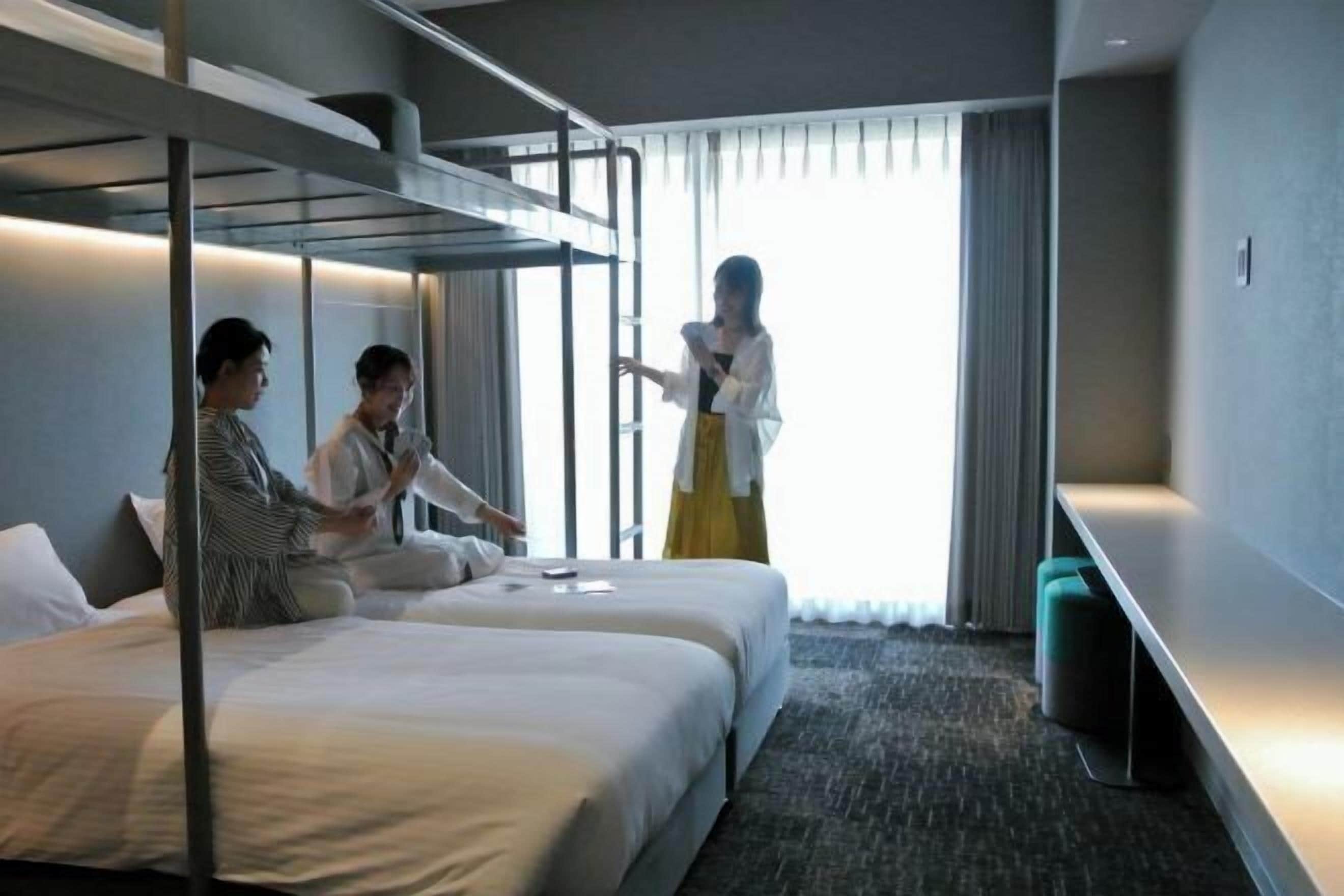 手提電腦工作空間、遮光窗簾/窗簾、隔音、熨斗/熨衫板